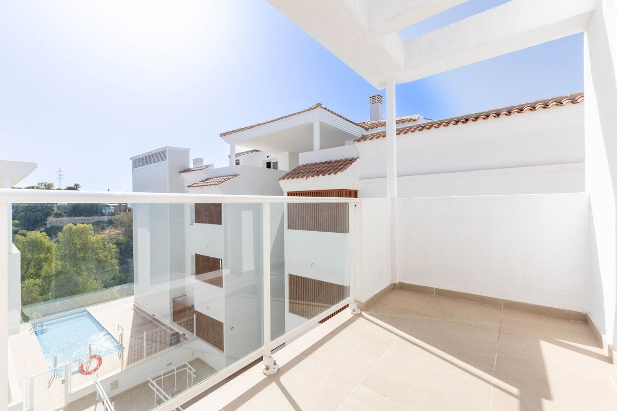 4 Bed Apartment for sale in Torreblanca Costa Del Sol, Málaga, Spain