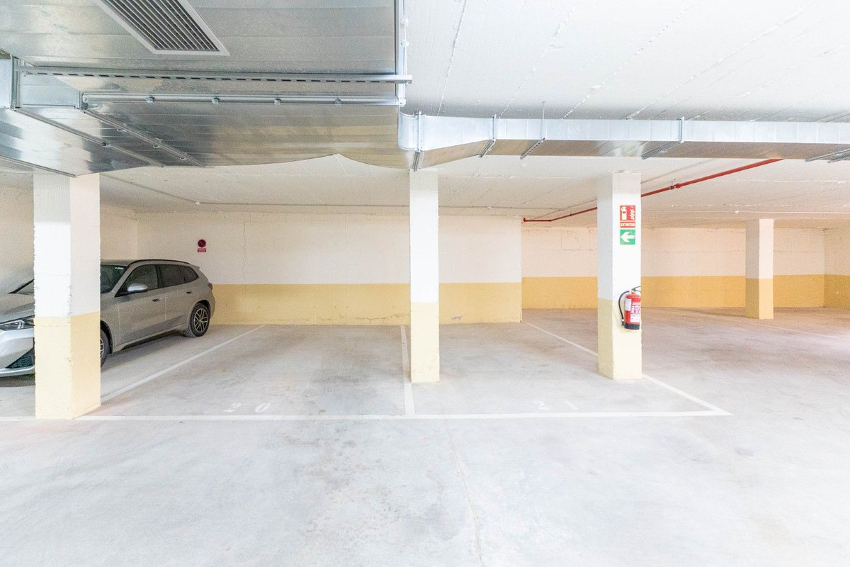 4 Bed Apartment for sale in Torreblanca Costa Del Sol, Málaga, Spain