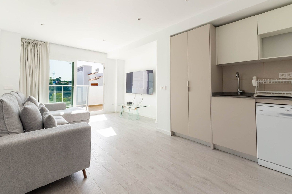 4 Bed Apartment for sale in Torreblanca Costa Del Sol, Málaga, Spain