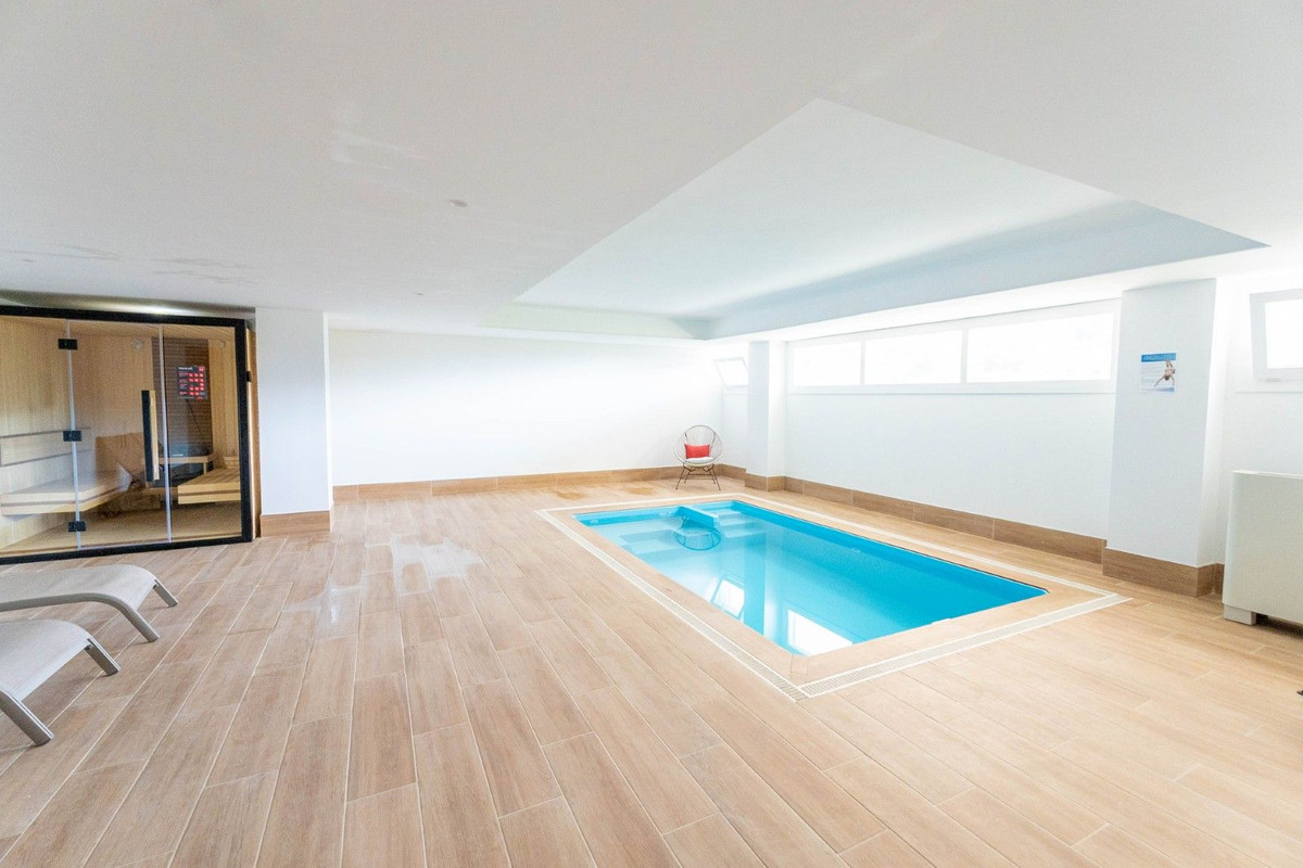 4 Bed Apartment for sale in Torreblanca Costa Del Sol, Málaga, Spain