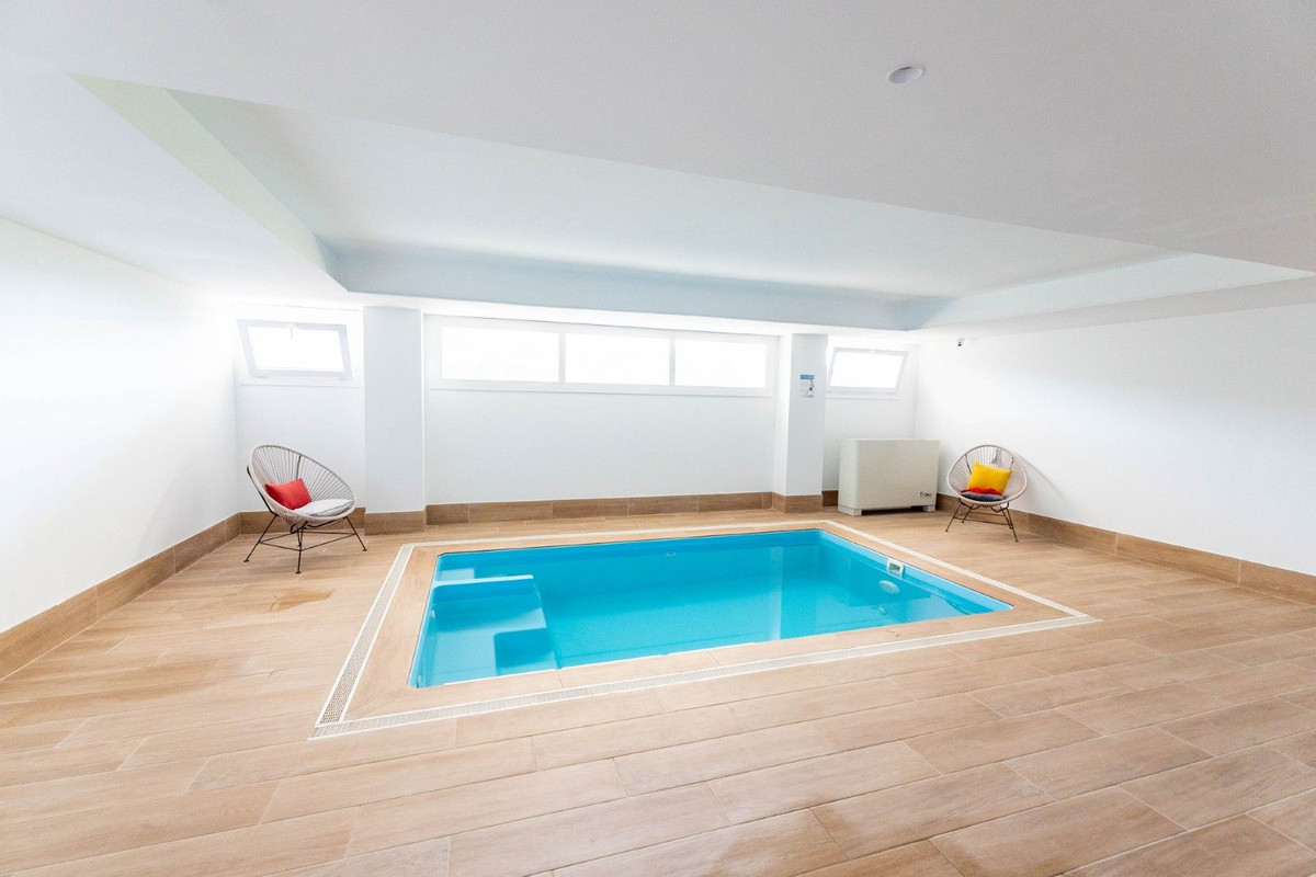 4 Bed Apartment for sale in Torreblanca Costa Del Sol, Málaga, Spain