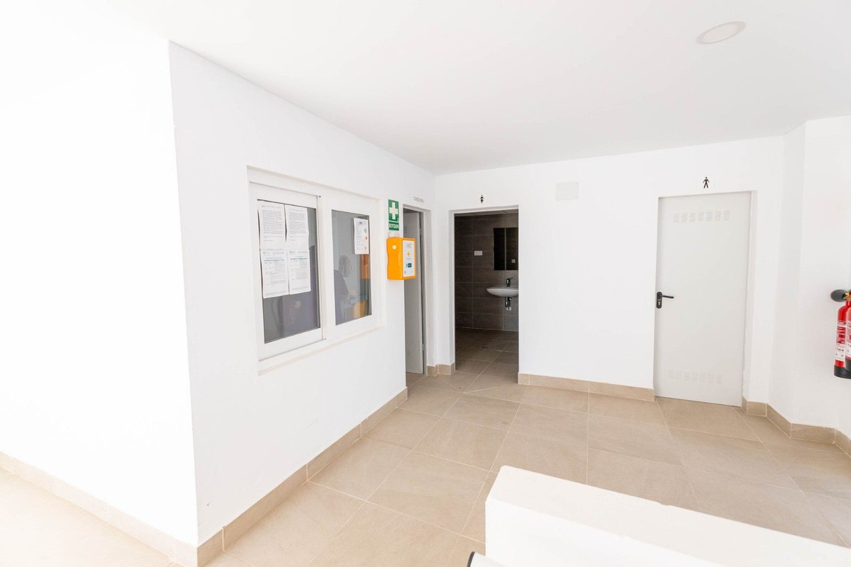 4 Bed Apartment for sale in Torreblanca Costa Del Sol, Málaga, Spain