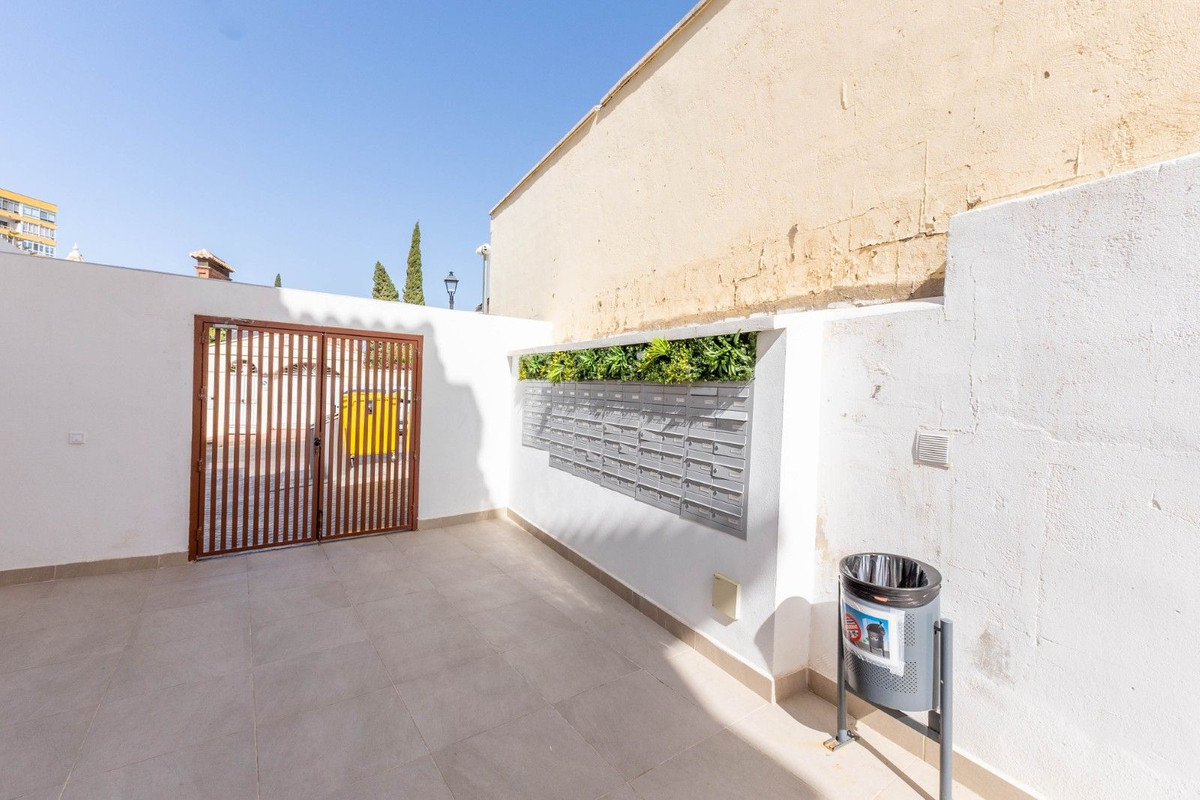 4 Bed Apartment for sale in Torreblanca Costa Del Sol, Málaga, Spain