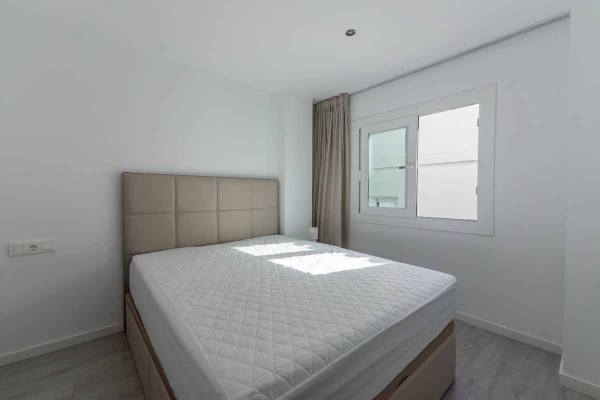 4 Bed Apartment for sale in Torreblanca Costa Del Sol, Málaga, Spain