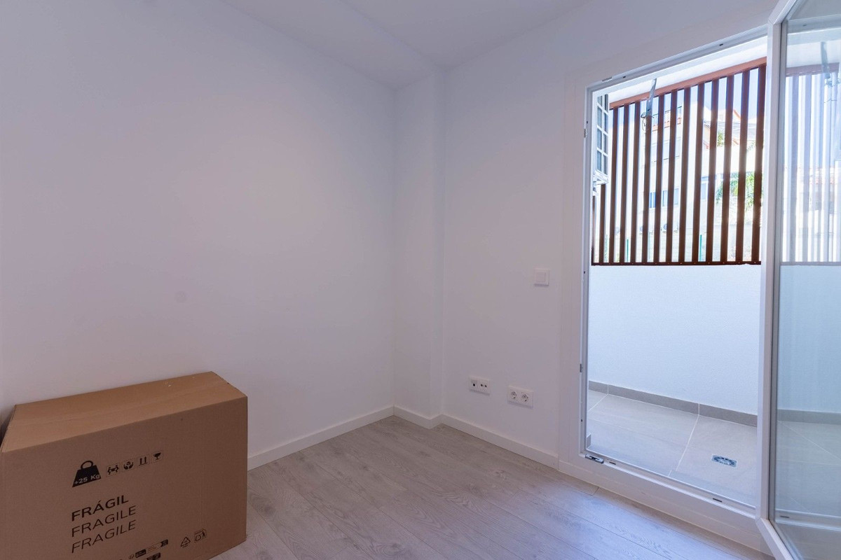 4 Bed Apartment for sale in Torreblanca Costa Del Sol, Málaga, Spain