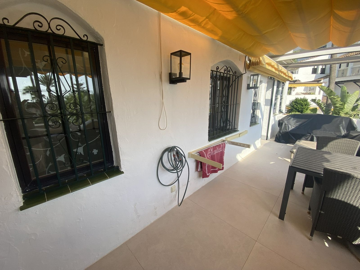 2 Bed Apartment for sale in Nueva Andalucía Costa Del Sol, Málaga, Spain