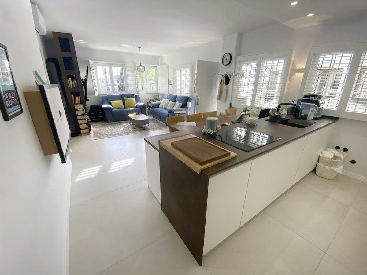 2 Bed Apartment for sale in Nueva Andalucía Costa Del Sol, Málaga, Spain