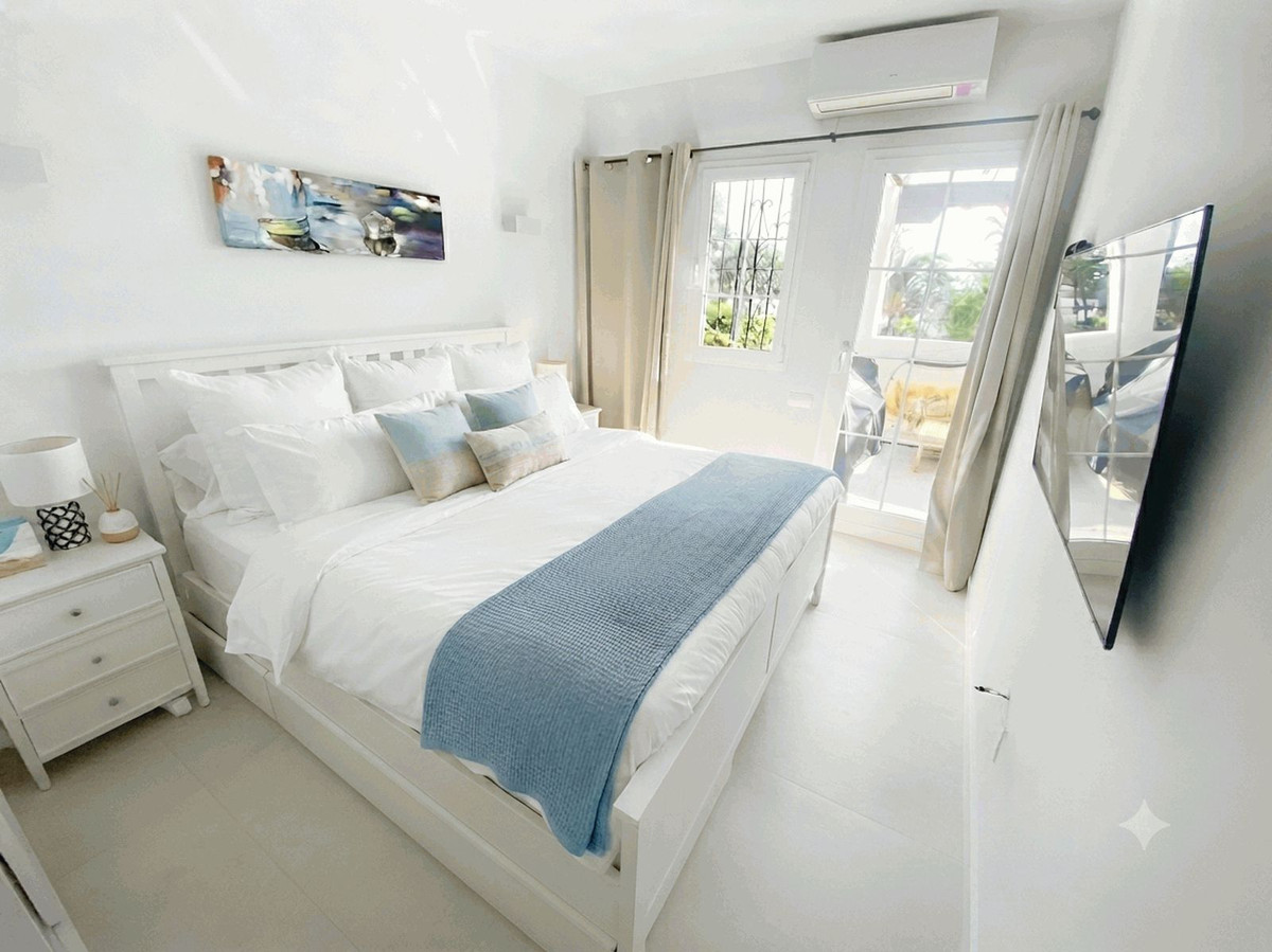 2 Bed Apartment for sale in Nueva Andalucía Costa Del Sol, Málaga, Spain