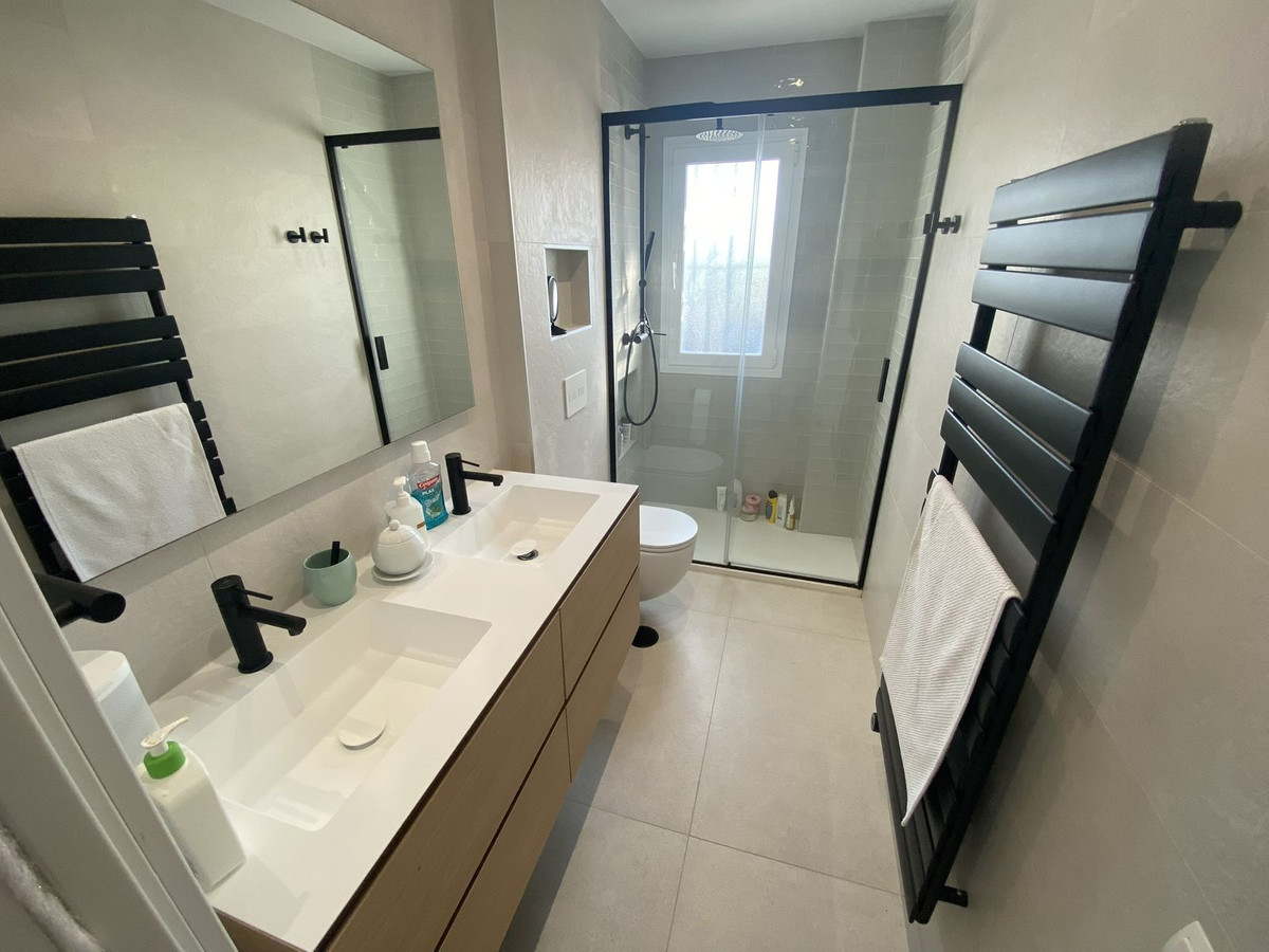 2 Bed Apartment for sale in Nueva Andalucía Costa Del Sol, Málaga, Spain