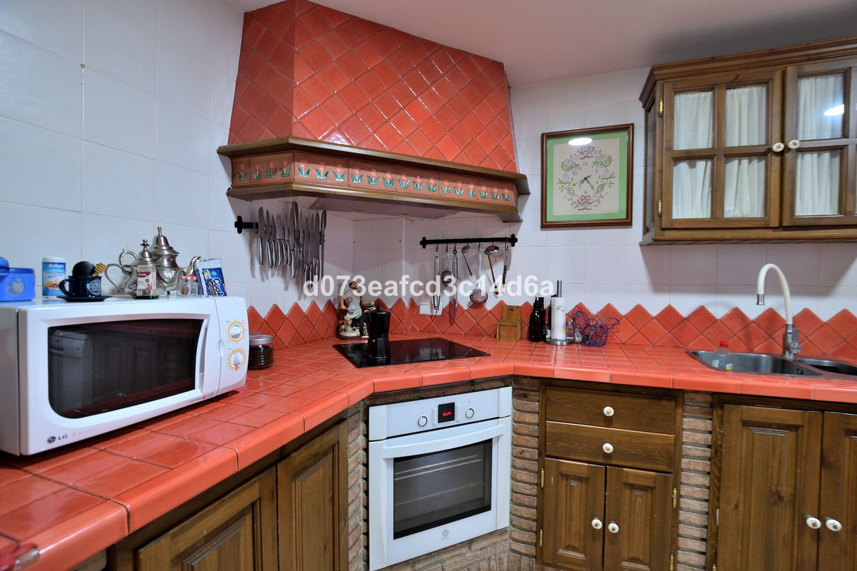 4 Bed Townhouse for sale in Ronda Costa Del Sol, Málaga, Spain