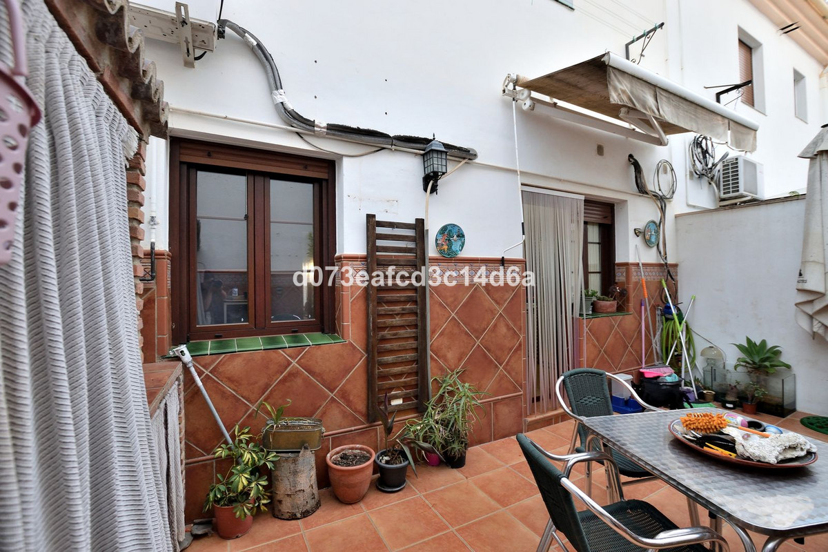 4 Bed Townhouse for sale in Ronda Costa Del Sol, Málaga, Spain