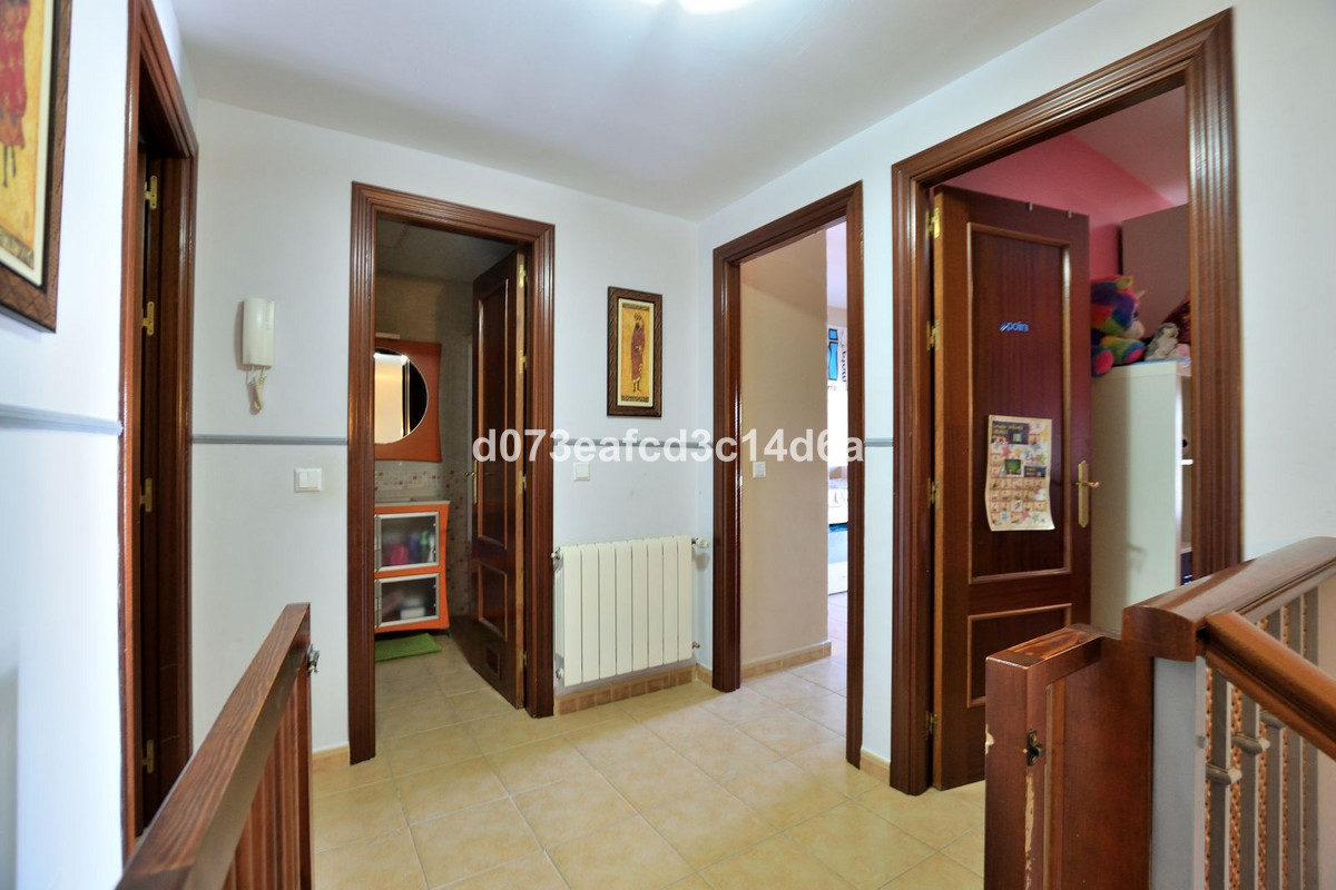 4 Bed Townhouse for sale in Ronda Costa Del Sol, Málaga, Spain