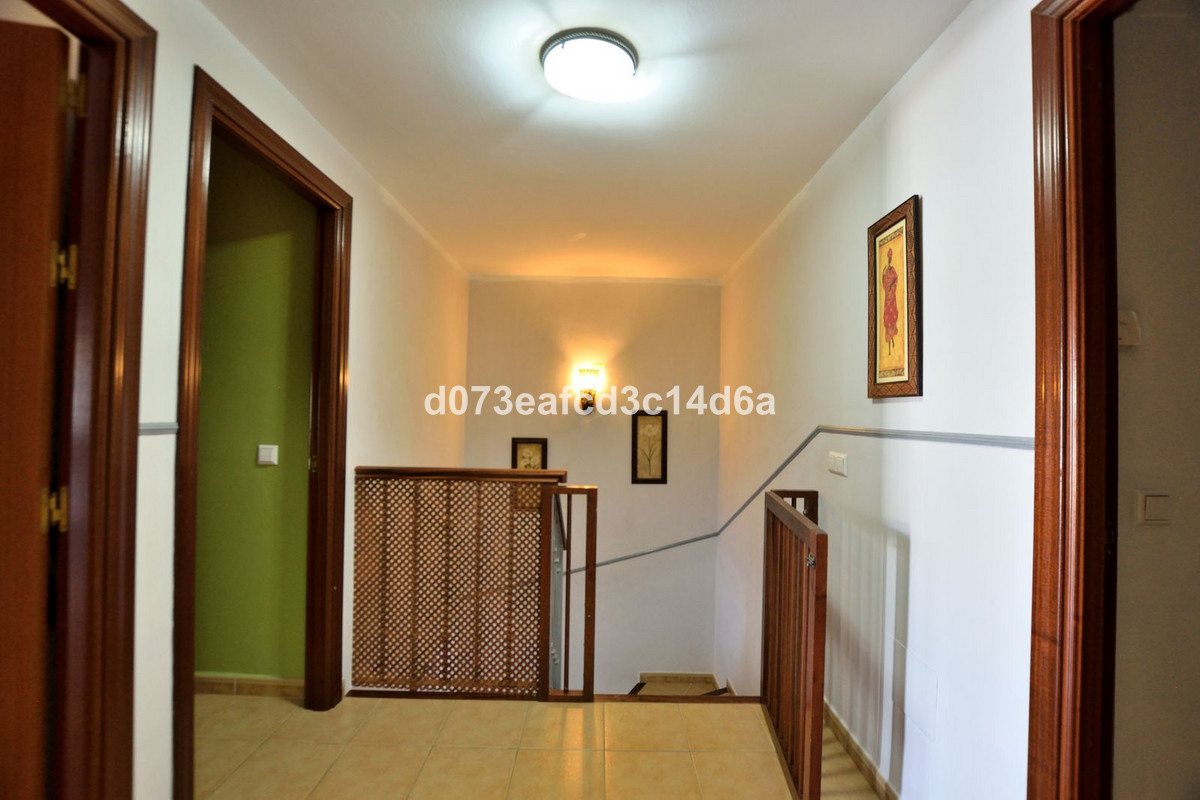 4 Bed Townhouse for sale in Ronda Costa Del Sol, Málaga, Spain
