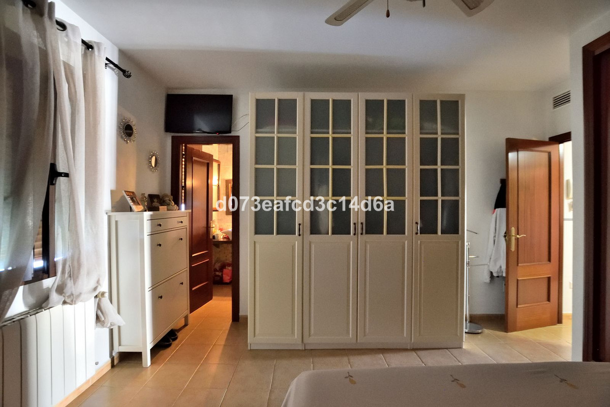 4 Bed Townhouse for sale in Ronda Costa Del Sol, Málaga, Spain