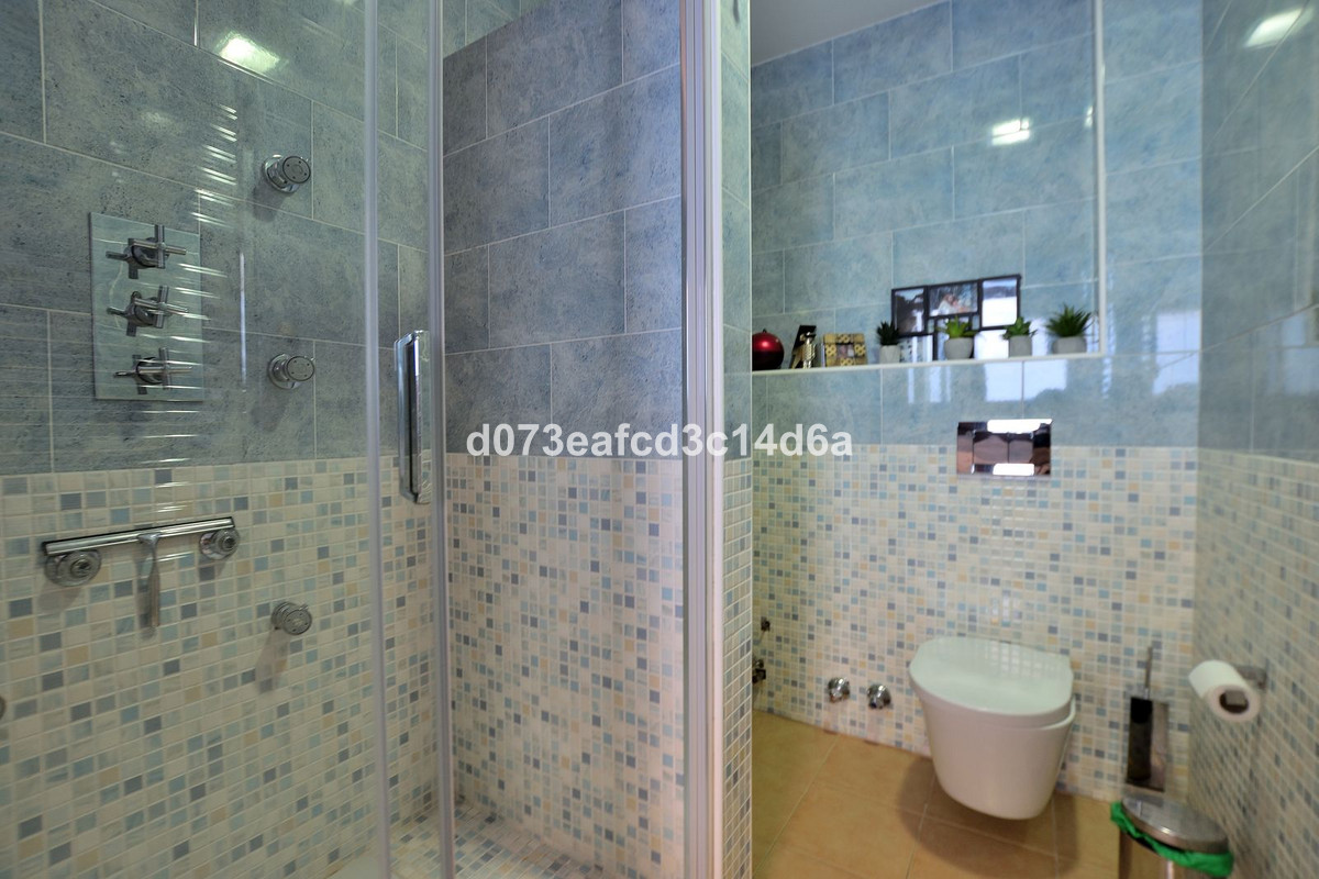 4 Bed Townhouse for sale in Ronda Costa Del Sol, Málaga, Spain
