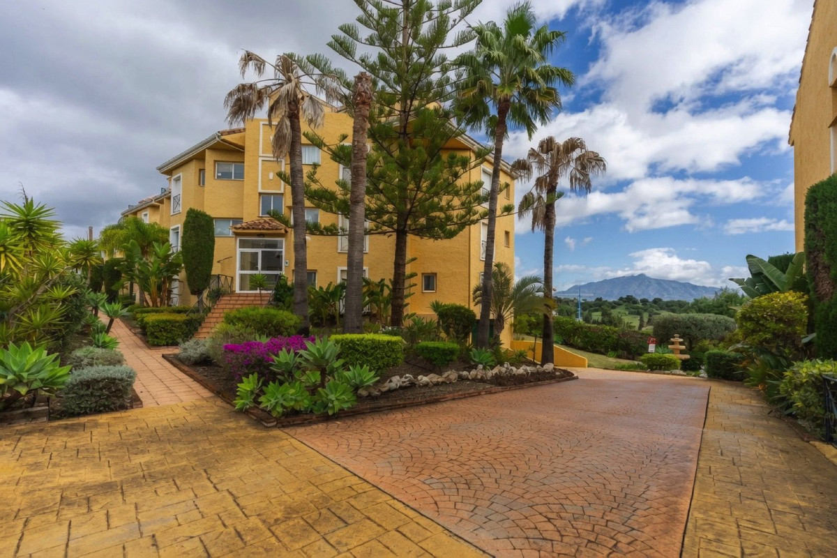 3 Bed Apartment for sale in Bel Air Costa Del Sol, Málaga, Spain