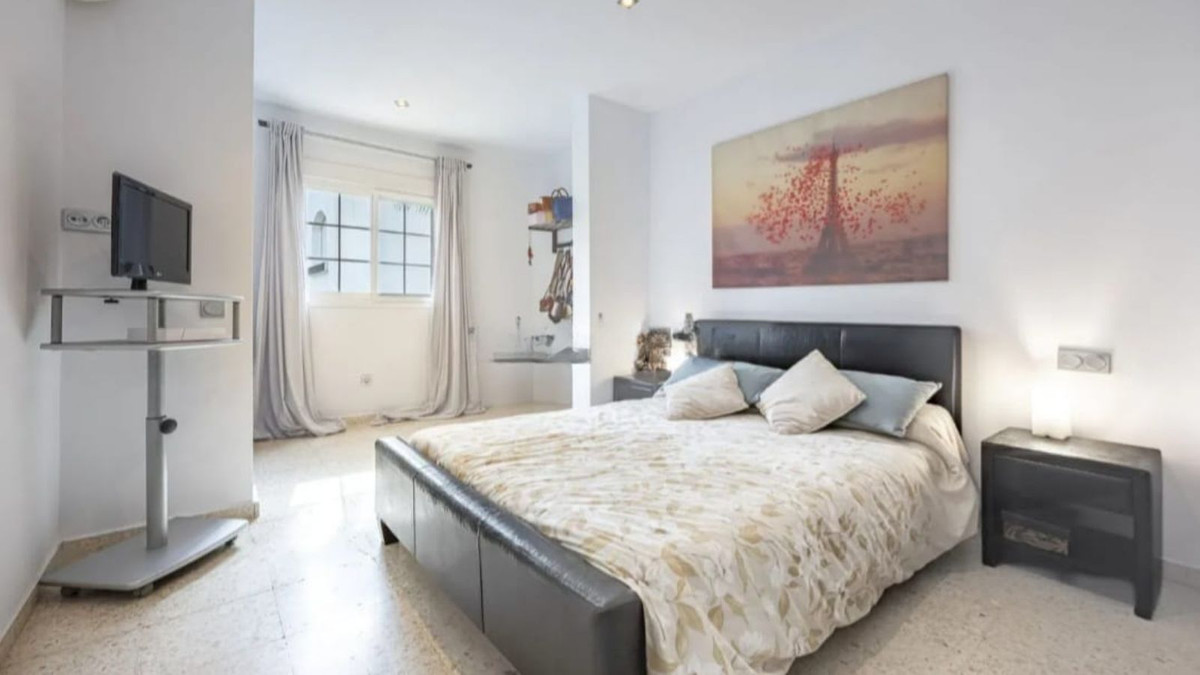 3 Bed Townhouse for sale in Estepona Costa Del Sol, Málaga, Spain