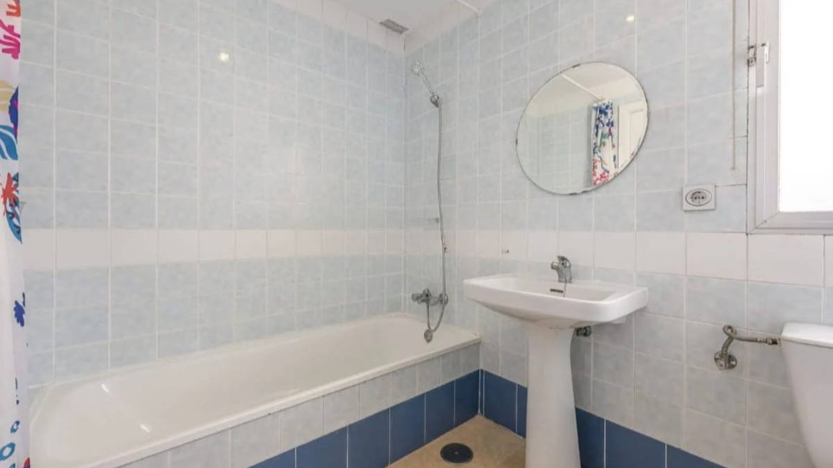 3 Bed Townhouse for sale in Estepona Costa Del Sol, Málaga, Spain