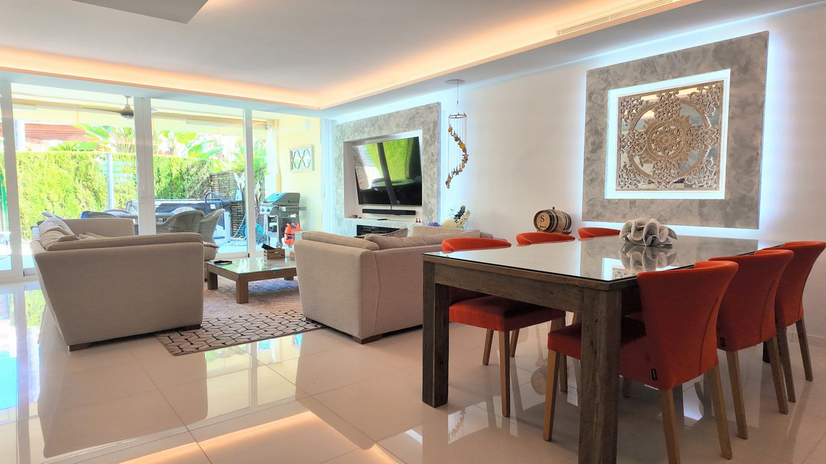 4 Bed Townhouse for sale in Marbella Costa Del Sol, Málaga, Spain