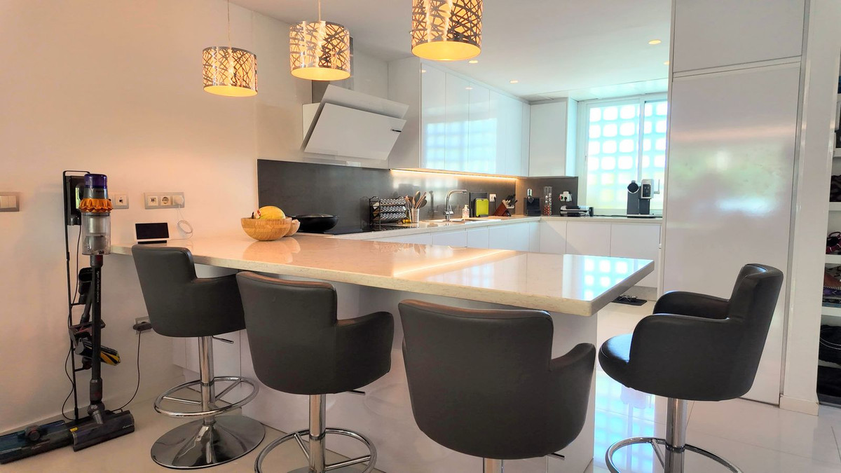 4 Bed Townhouse for sale in Marbella Costa Del Sol, Málaga, Spain