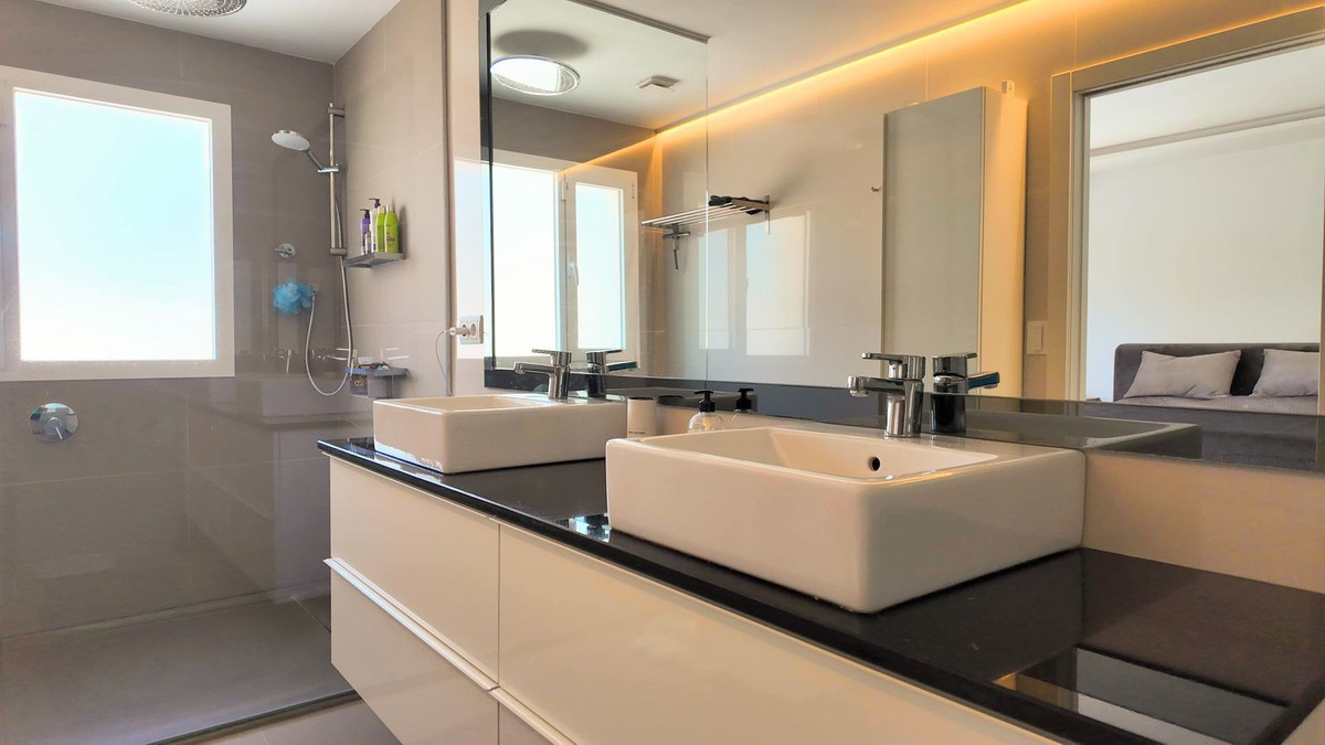 4 Bed Townhouse for sale in Marbella Costa Del Sol, Málaga, Spain