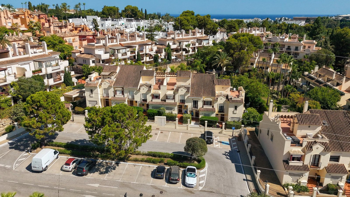 4 Bed Townhouse for sale in Marbella Costa Del Sol, Málaga, Spain