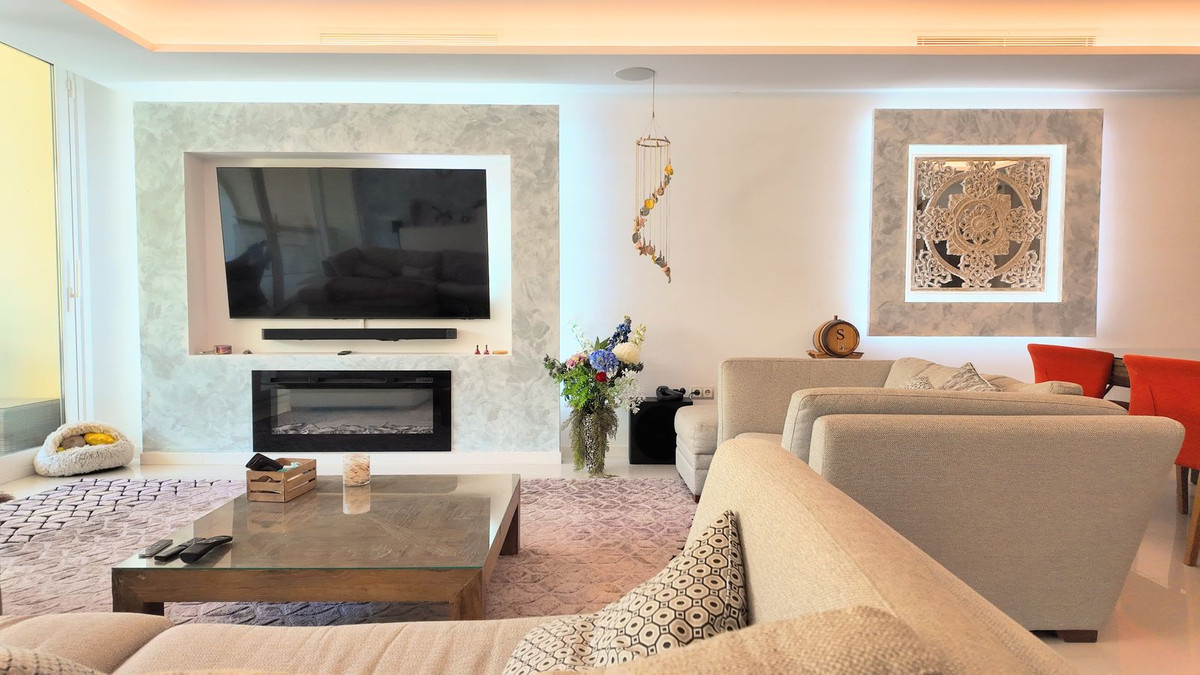 4 Bed Townhouse for sale in Marbella Costa Del Sol, Málaga, Spain
