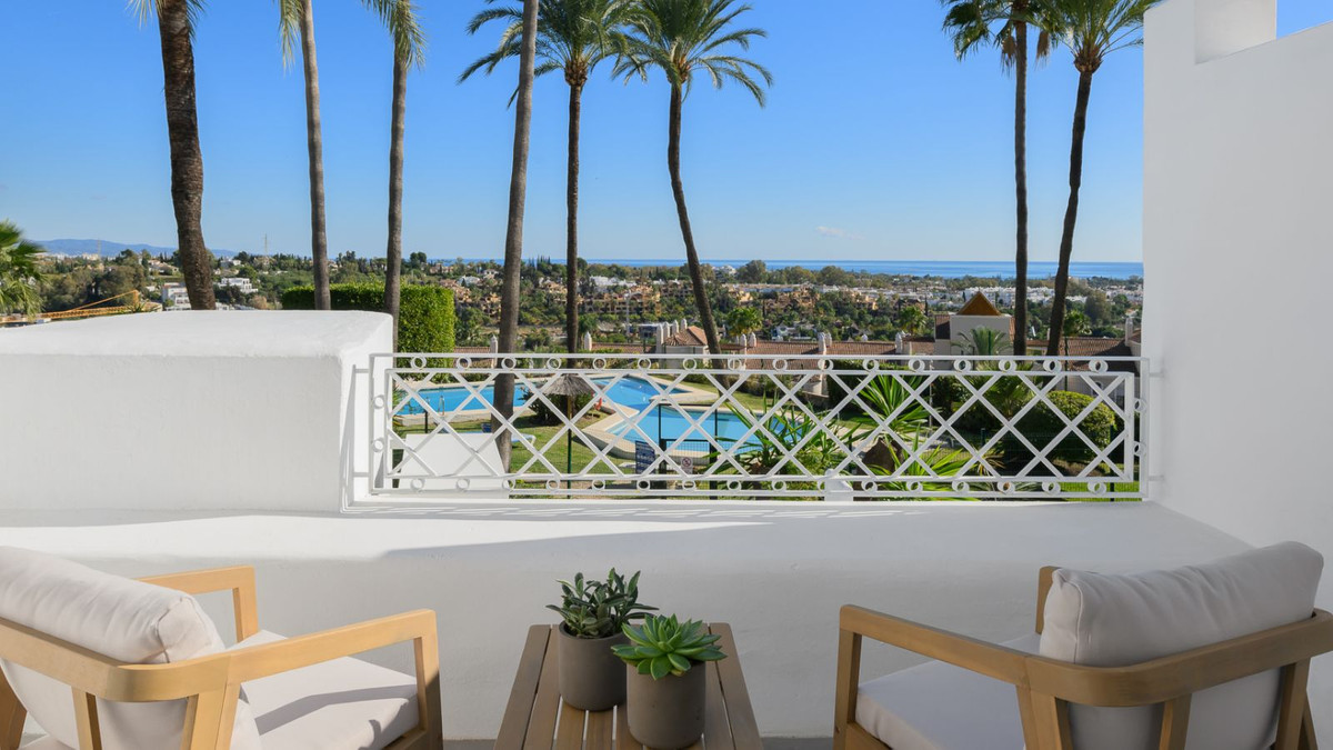 3 Bed Townhouse for sale in Estepona Costa Del Sol, Málaga, Spain