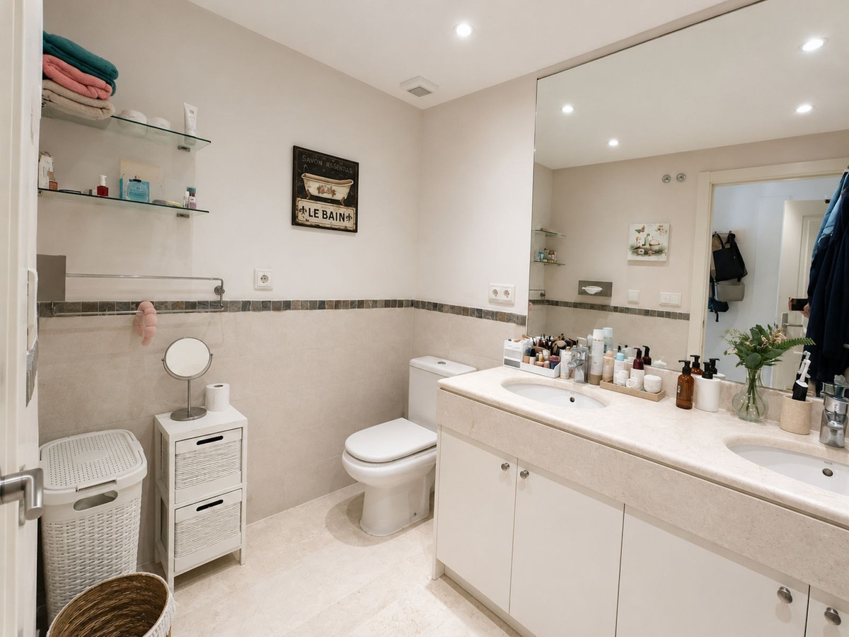 Se vende Apartamento Planta Baja de 2 dormitorios en Costa Del Sol, Málaga, España