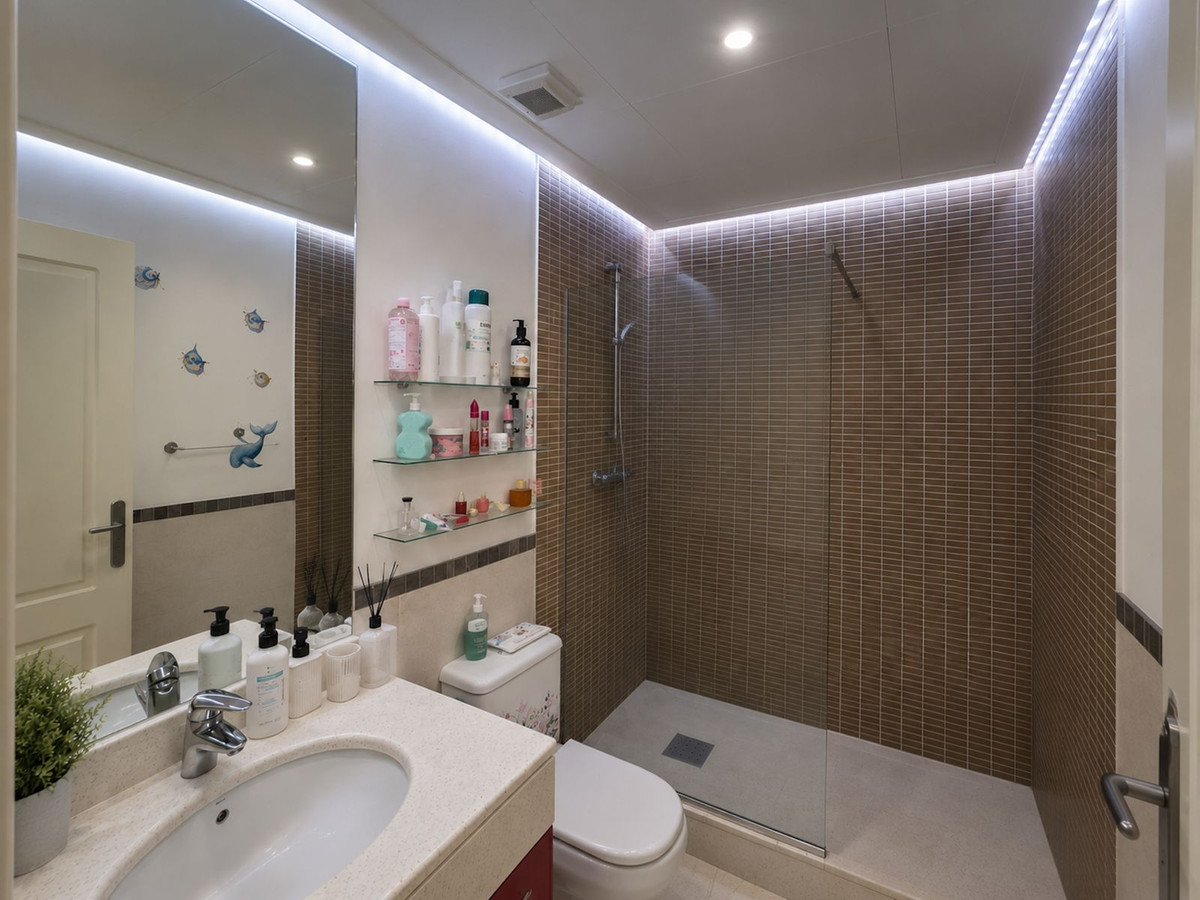 Se vende Apartamento Planta Baja de 2 dormitorios en Costa Del Sol, Málaga, España
