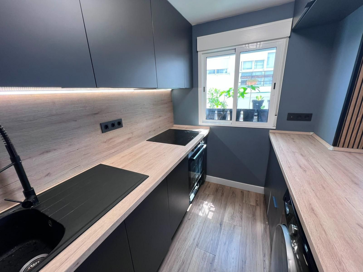 3 Bed Apartment for sale in Estepona Costa Del Sol, Málaga, Spain