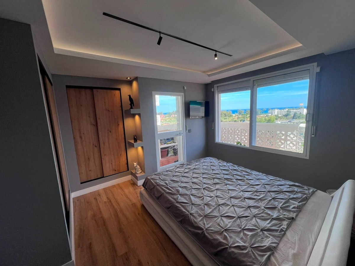 3 Bed Apartment for sale in Estepona Costa Del Sol, Málaga, Spain