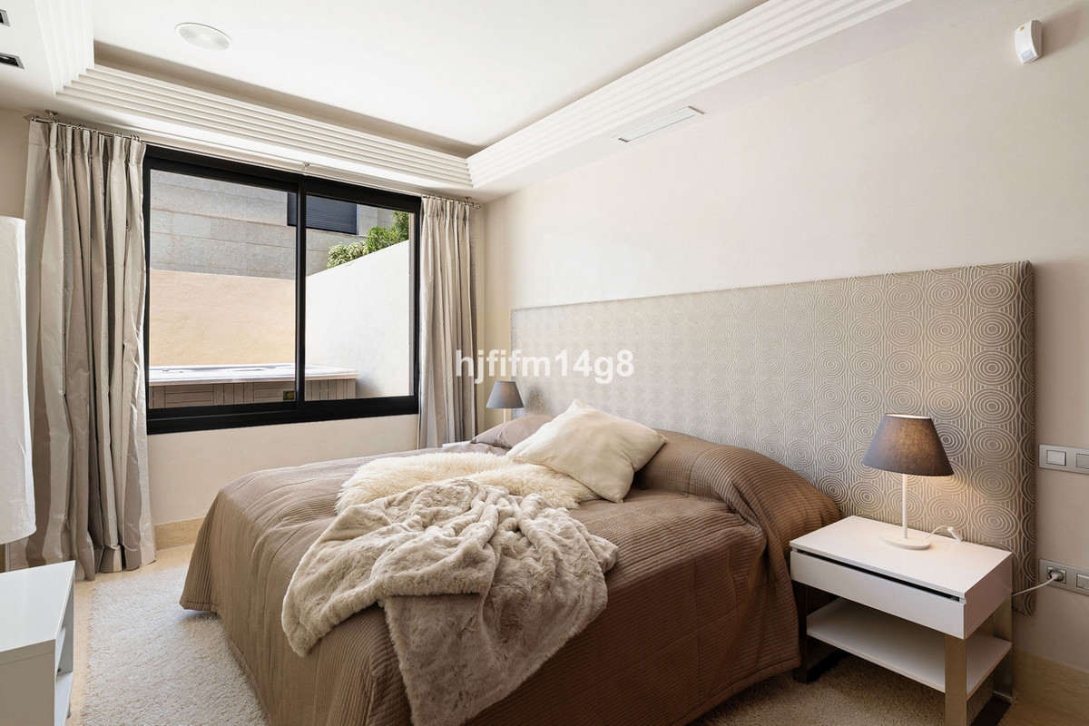 2 Bed Apartment for sale in Nueva Andalucía Costa Del Sol, Málaga, Spain
