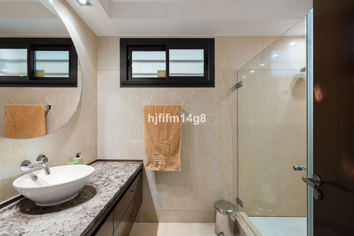 2 Bed Apartment for sale in Nueva Andalucía Costa Del Sol, Málaga, Spain