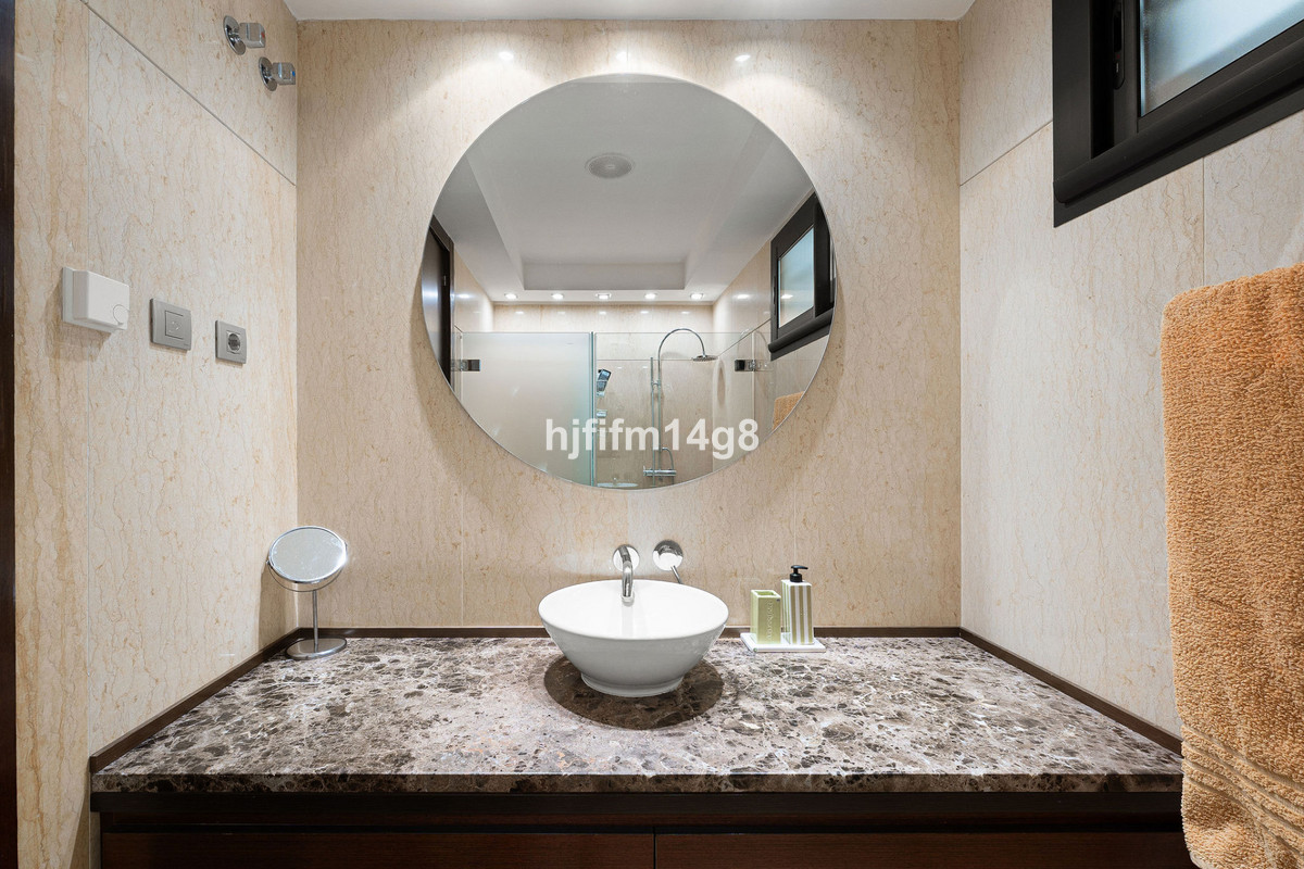 2 Bed Apartment for sale in Nueva Andalucía Costa Del Sol, Málaga, Spain