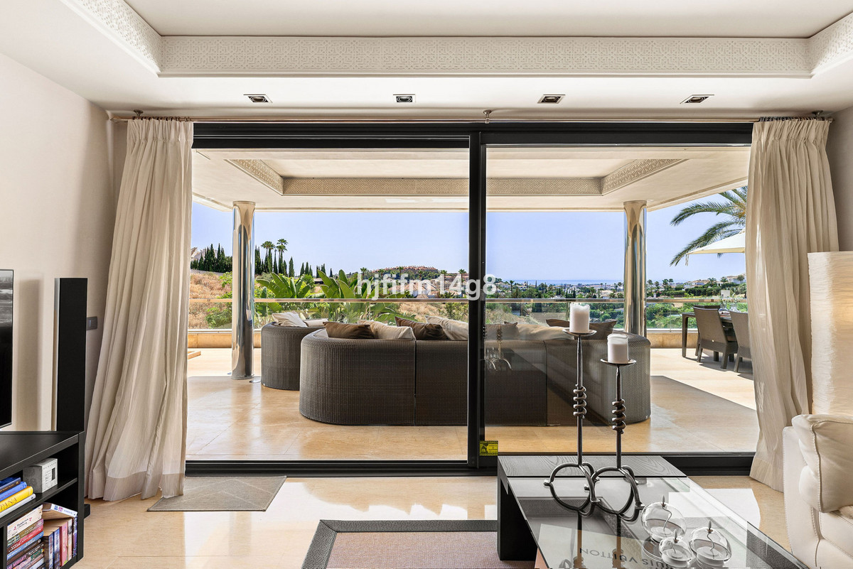 2 Bed Apartment for sale in Nueva Andalucía Costa Del Sol, Málaga, Spain