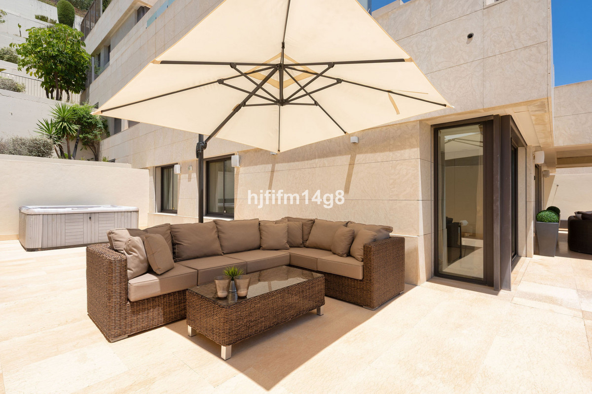 2 Bed Apartment for sale in Nueva Andalucía Costa Del Sol, Málaga, Spain