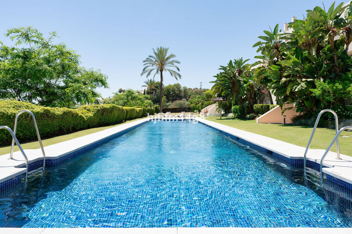 2 Bed Apartment for sale in Nueva Andalucía Costa Del Sol, Málaga, Spain