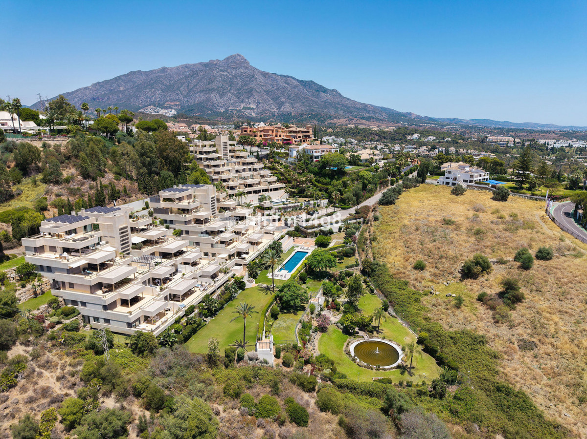 2 Bed Apartment for sale in Nueva Andalucía Costa Del Sol, Málaga, Spain