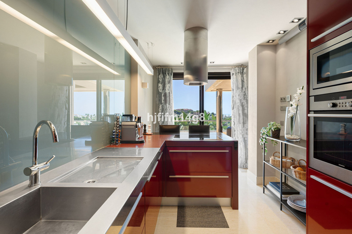 2 Bed Apartment for sale in Nueva Andalucía Costa Del Sol, Málaga, Spain