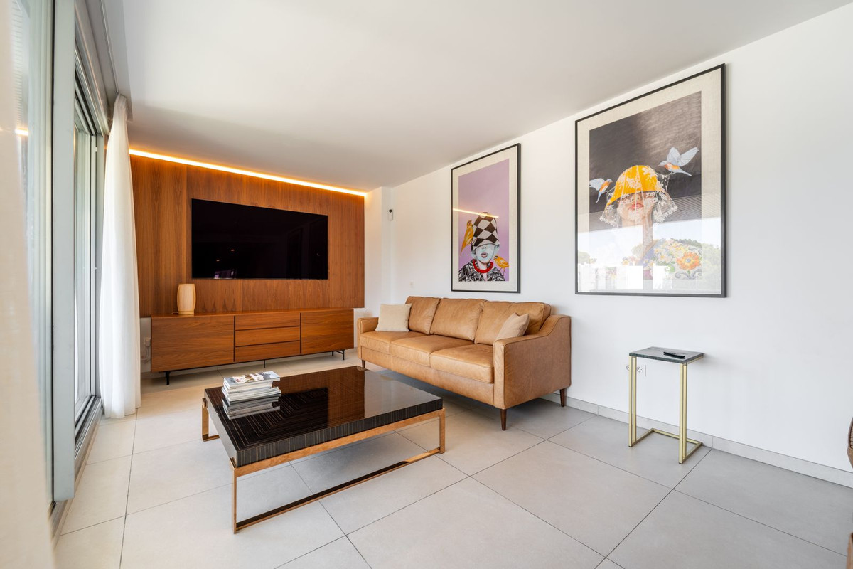 3 Bed Apartment for sale in Elviria Costa Del Sol, Málaga, Spain