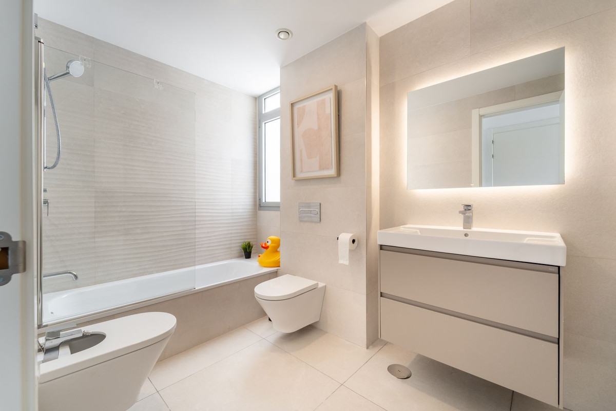3 Bed Apartment for sale in Elviria Costa Del Sol, Málaga, Spain