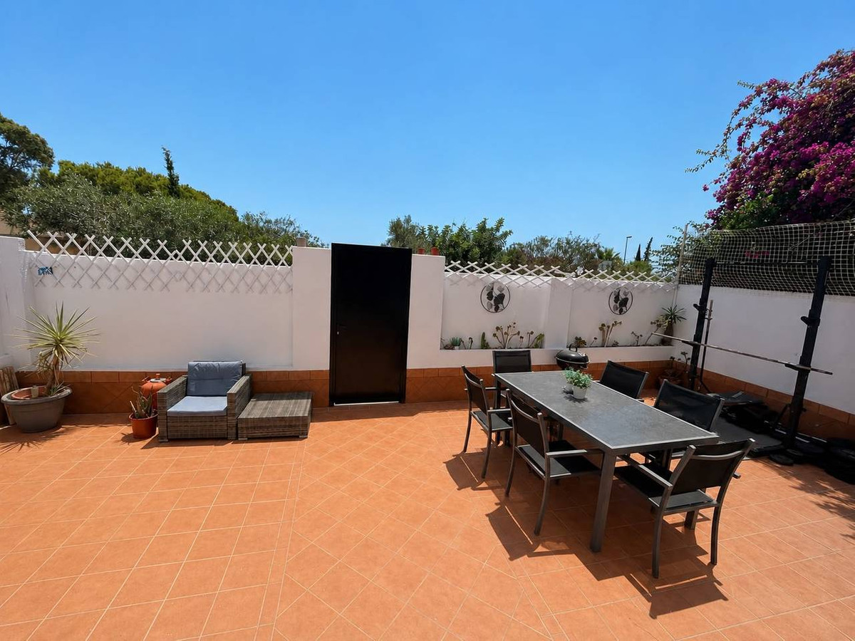 Se vende Apartamento Planta Baja de 2 dormitorios en Costa Blanca, Alicante, España