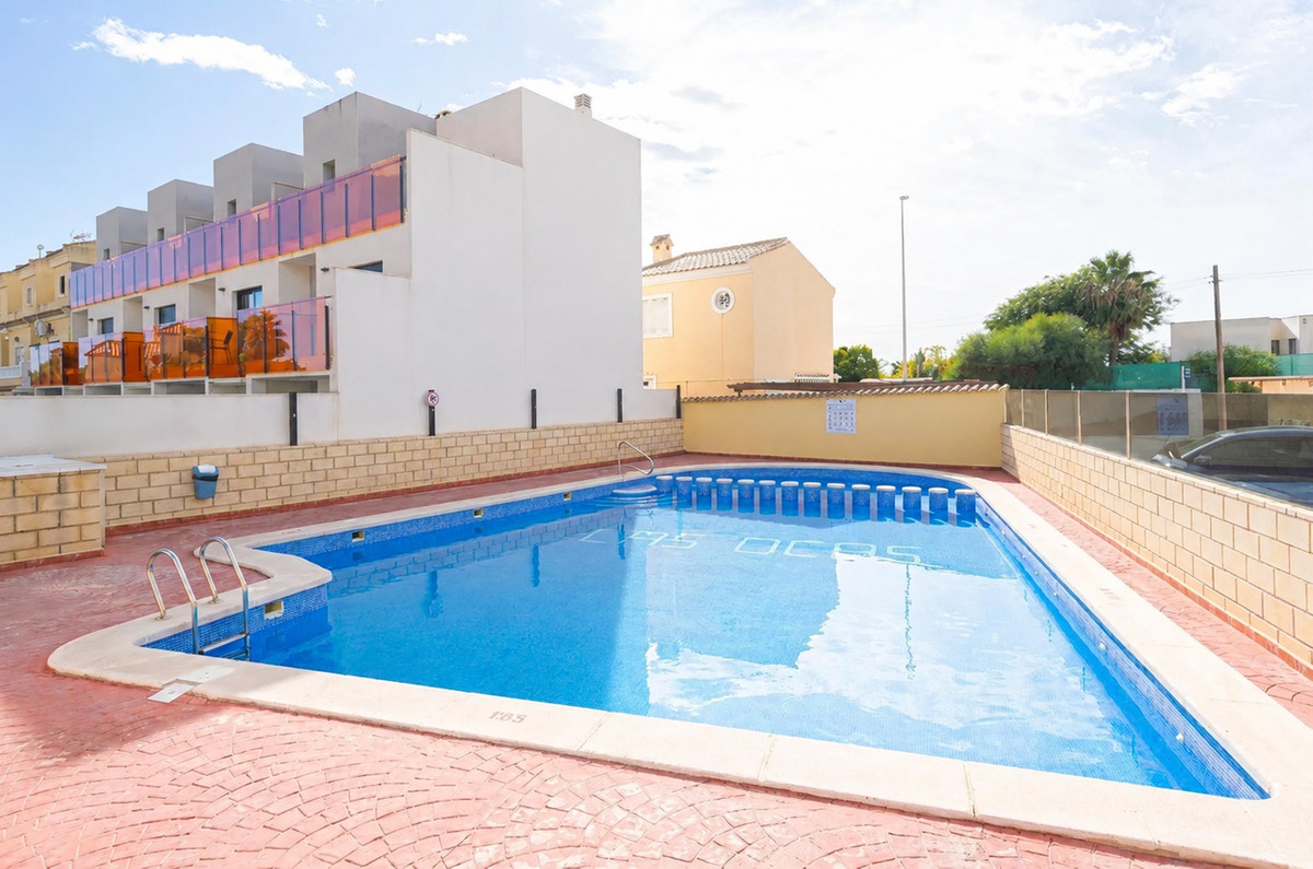 Se vende Apartamento Planta Baja de 2 dormitorios en Costa Blanca, Alicante, España