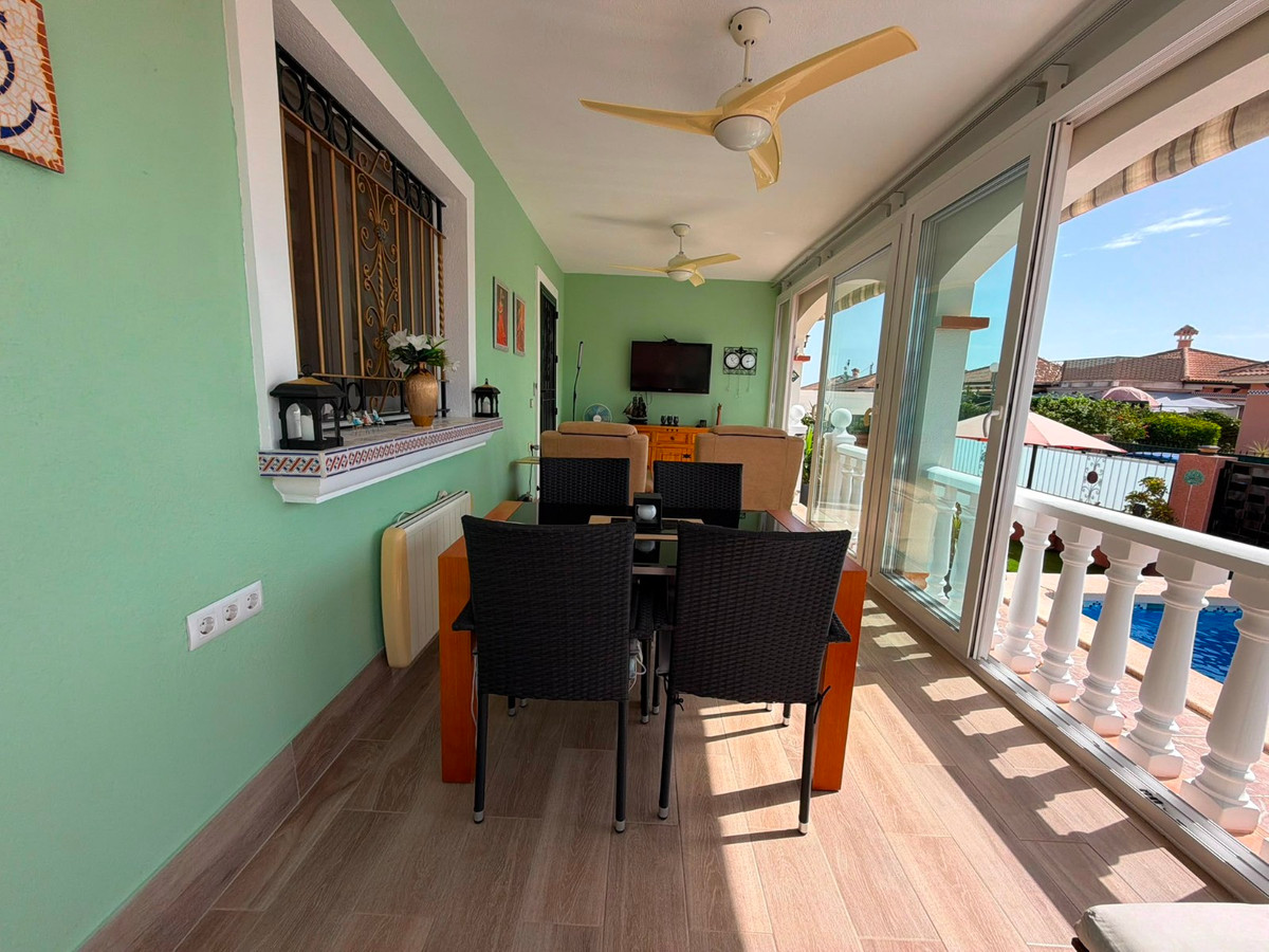 Se vende Villa - Chalet de 3 dormitorios en Costa Blanca, Alicante, España