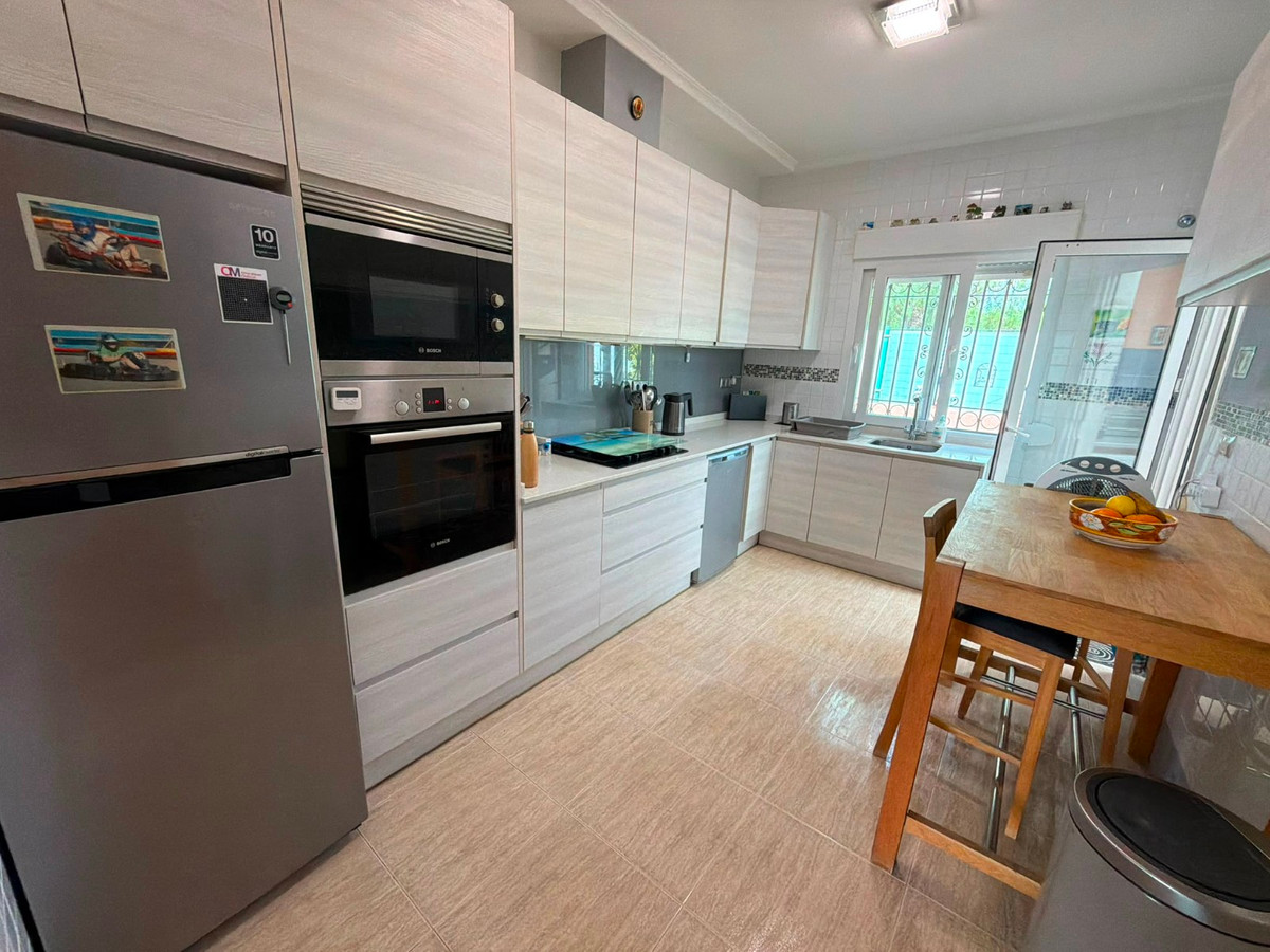 Se vende Villa - Chalet de 3 dormitorios en Costa Blanca, Alicante, España