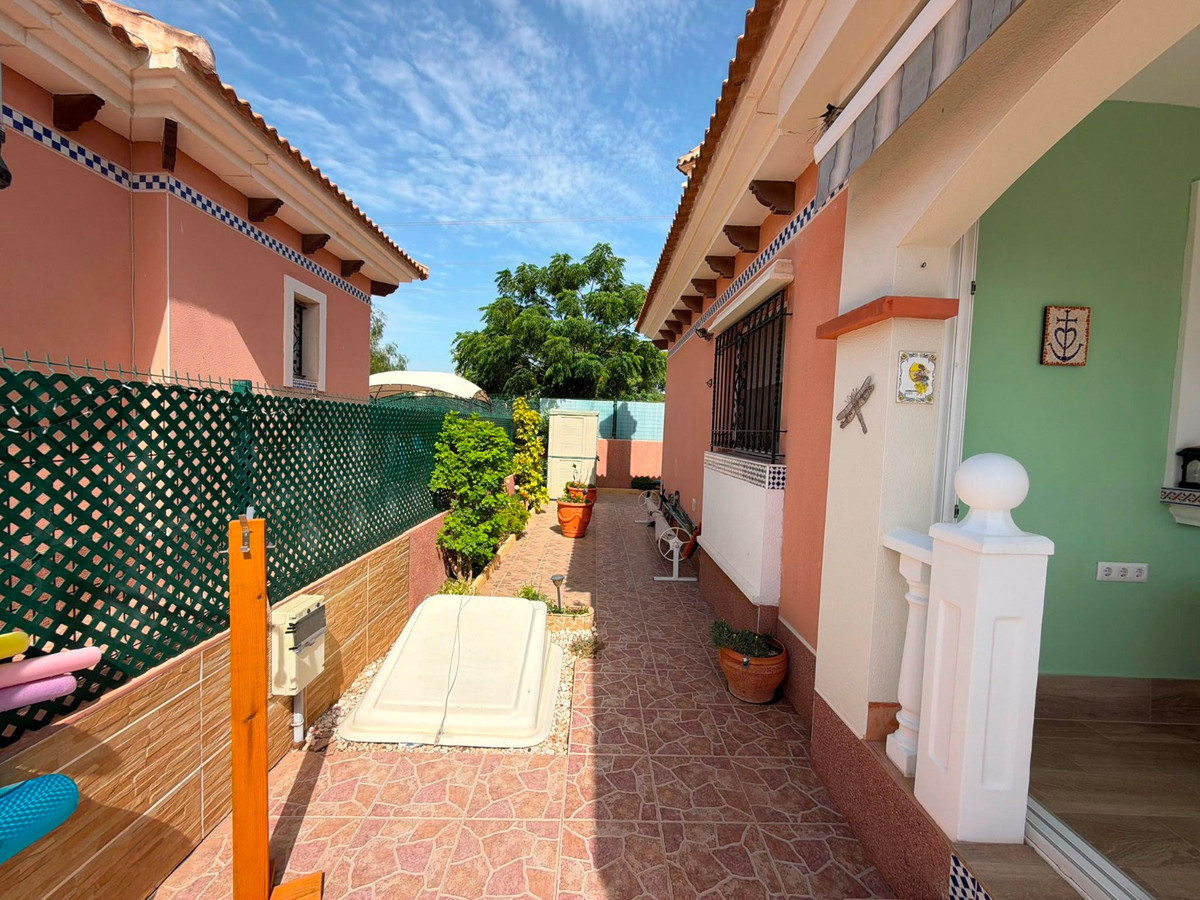 Se vende Villa - Chalet de 3 dormitorios en Costa Blanca, Alicante, España