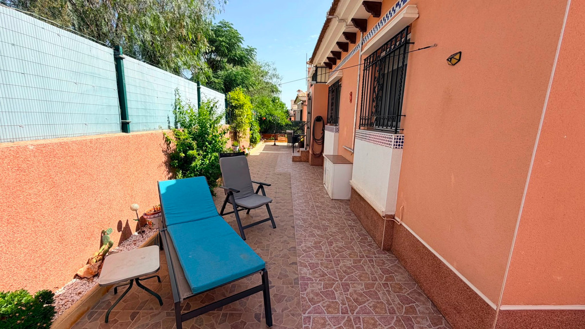 Se vende Villa - Chalet de 3 dormitorios en Costa Blanca, Alicante, España