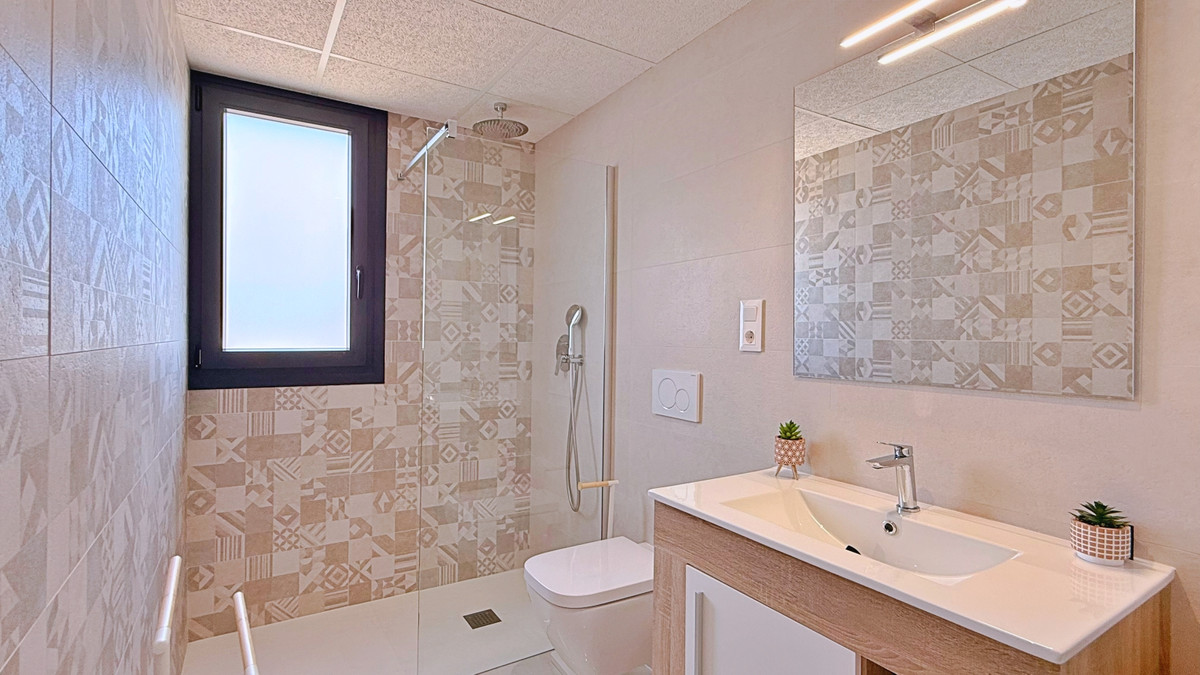 Se vende Apartamento Planta Media de 2 dormitorios en Costa Blanca, Alicante, España