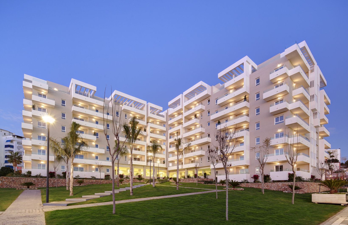 3 Bed Apartment for sale in Nueva Andalucía Costa Del Sol, Málaga, Spain
